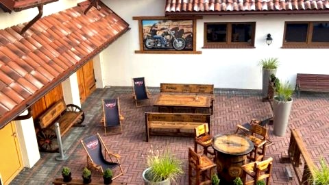 Jantarvia Car Museum , Pasja i Wypoczynek Noclegi z Klimatem