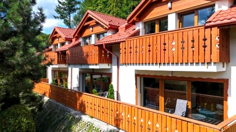 Willa i Wzgórze Jerrego Apartamenty i pokoje z widokiem na góry