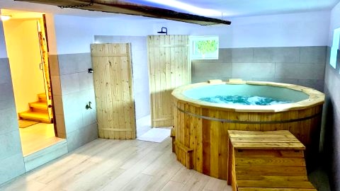 Domek Monte Black z jacuzzi i sauną fińską