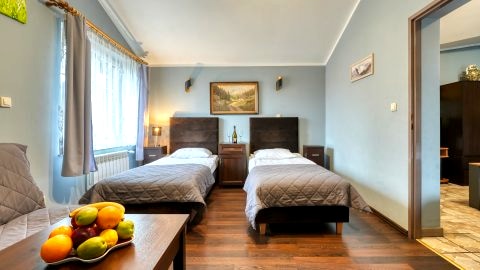 Zajazd Karłów Restauracja & Pokoje Gościnne