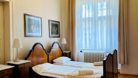 Main Market Square Apartments