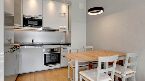 Holiday Apartment near the Sea - free private parking