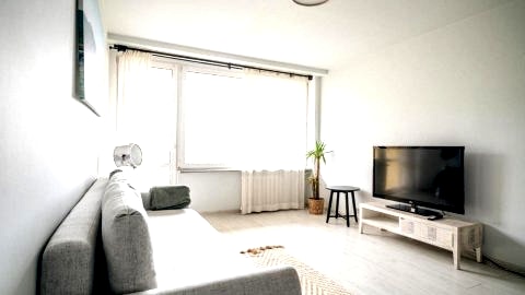 Przestronny apartament 4-pokojowy blisko lotniska