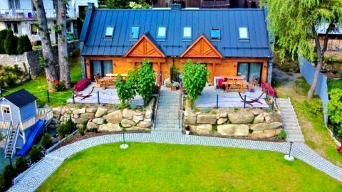 DOMEK SUDECKI ZAKĄTEK - 2 APARTAMENTY 7- os Z GORĄCĄ BALIĄ ZEWNĘTRZNĄ