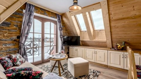 Hej Giewont , Apartament ze Skosami