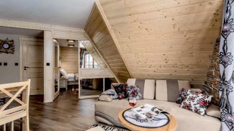 Hej Giewont , Apartament ze Skosami