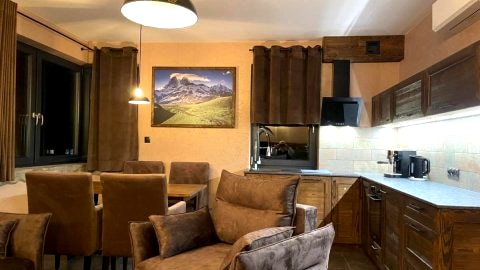 APARTAMENT KAUKAZ
