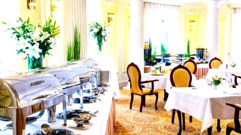 Pałacyk Otrębusy Business & Spa