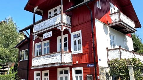 Apartament 60 m kw z 3 balkonami, widok na gory. Ogrod do dyspozycji, garaz.