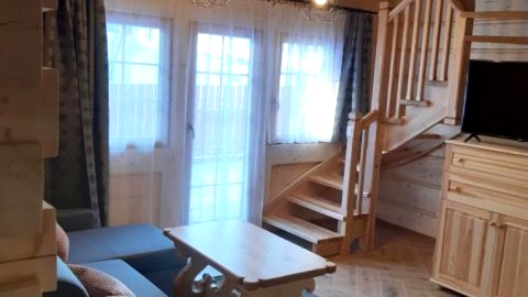 Górska Chata pod wyciągiem Remiaszów nr IX ski bus pod domkami