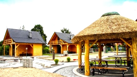 Bacówki nad jeziorem Goszcza