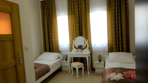 Hostel Wólka Kosowska z prywatnymi łazienkami