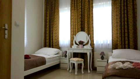 Hostel Wólka Kosowska z prywatnymi łazienkami