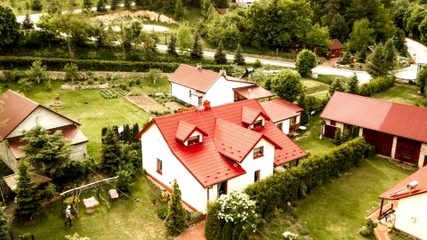 DOMEK NA ZARZECZU