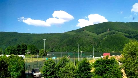 Blisko jeziora, basenów, szlaków górskich