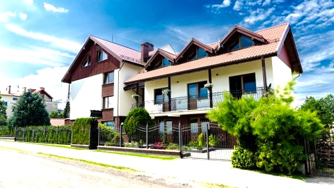 Pokoje i Apartamenty Alex - rodzinny wypoczynek w spokojnej części Ostrowa
