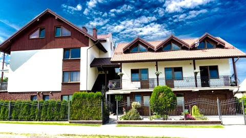 Pokoje i Apartamenty Alex - rodzinny wypoczynek w spokojnej części Ostrowa