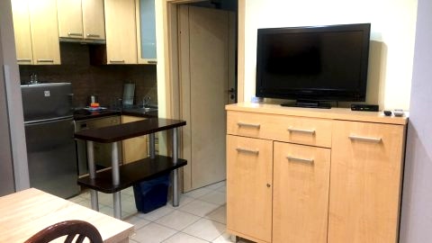 pRZYTULNY dwupokojowy apartament a aneksem kuchennym, własnym zielonym ogródkiem