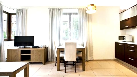 Apartament M&M, 2 pokoje, 300 m od plaży, prywatny ogródek, garaż, dla rodziny, 