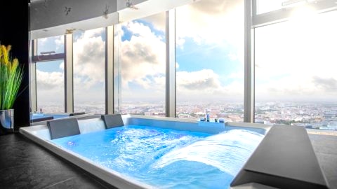 Apartamenty Sky Tower z Jakuzzi Przy Oknie
