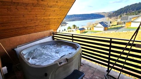 Dom na Wzgórzu SŁOŃCE na wyłączność JACUZZI ELEKTRYCZNE SAUNA ROWERY