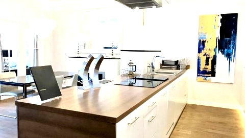 MONDRIAN Luxury Suites & Apartments Market Square I