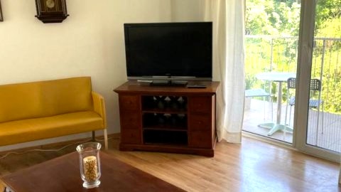 Bellis Apartment