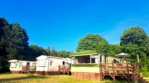 Domki holenderskie, pole kempingowe 
