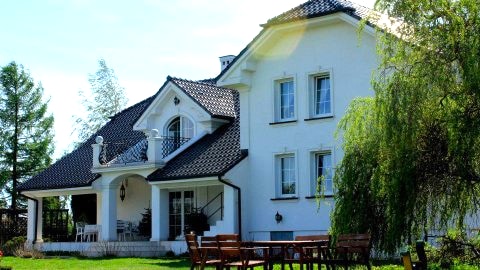 Zielone Zacisze | komfortowe pokoje z balkonami | konie, łąka, staw, sad