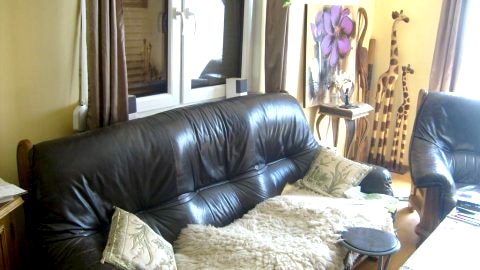 apartament.-część salonu