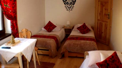 POKOJ NR1,TRZYOSOBOWY
