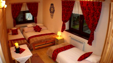 POKÓJ NR2,CZTEROOSOBOWY(15M2)