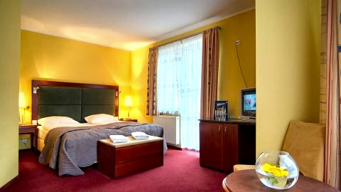 Pensjonat Etna. Komfortowe pokoje, restauracja z lokalną kuchnią, sauna fińska