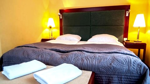 Pensjonat Etna. Komfortowe pokoje, restauracja z lokalną kuchnią, sauna fińska