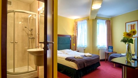 Pensjonat Etna. Komfortowe pokoje, restauracja z lokalną kuchnią, sauna fińska