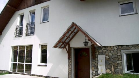 Budynek od strony wejścia