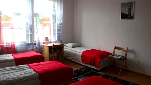 HOSTEL PERON przy dworcu PKP i PKS
