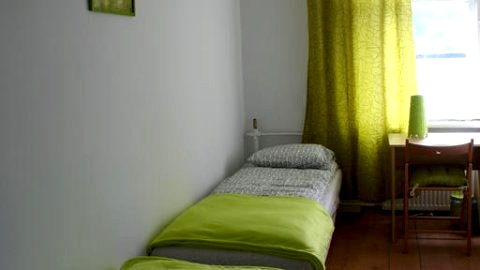 HOSTEL PERON przy dworcu PKP i PKS