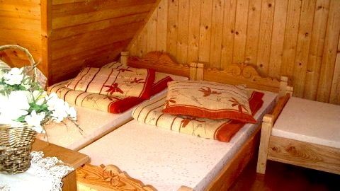 Widokowe pokoje z łazienkami.