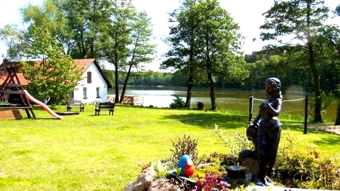 Mazurski Raj - Luksusowa Turystyka | apartamenty nad jeziorem | prywatna plaża