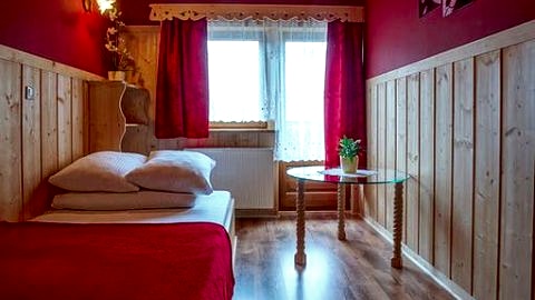 Mocarny Pokoje i Apartamenty