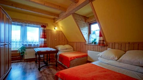 Mocarny Pokoje i Apartamenty