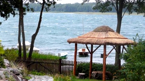 altanka i widok na jezioro powidzkie