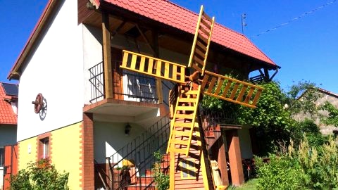 Szkolna 27