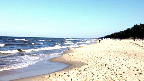 Szeroka piaszczysta plaża