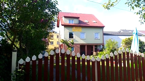 Widok domu od ulicy