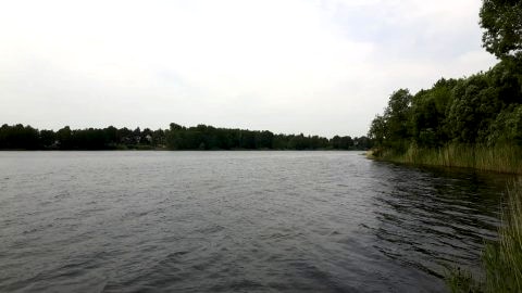 Sezon-2026--Samodzielny dom z ogrodzoną działką nad jeziorem Szczytnowskim