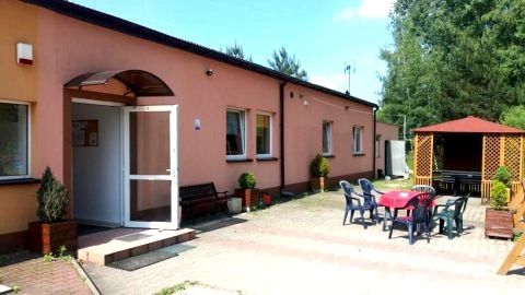 Komfortowe pokoje z łazienkami, TV, WIFI