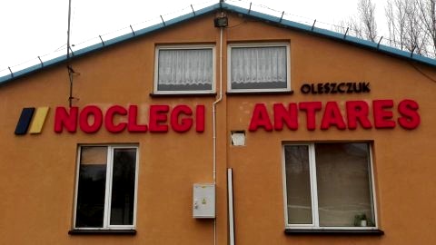 Komfortowe pokoje z łazienkami, TV, WIFI