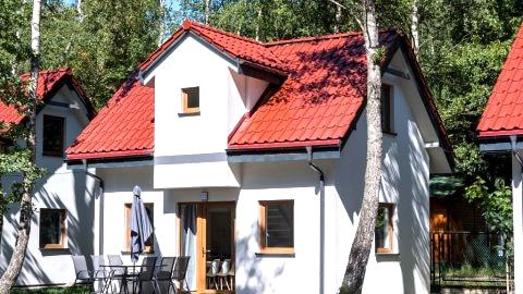domki o wysokim standardzie; 2-10 osób